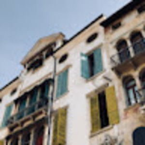 Meet your Posher, Thea